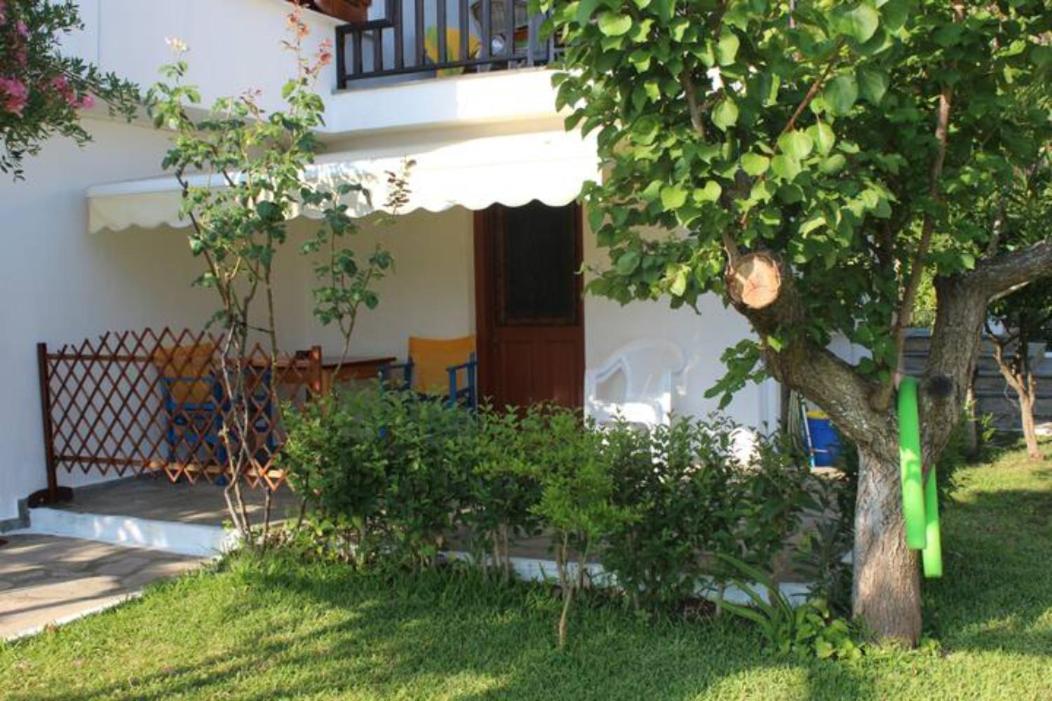 Lila Apartments Vourvourou Exterior photo